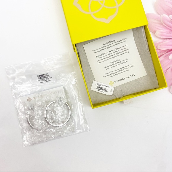 Kendra Scott Colette Large Hoop Earrings
in Silver Rhodium - Picture 7 of 16